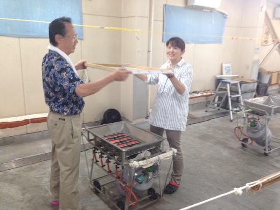 乾燥。蒸し。洗いと作業が続きます。 乾燥。蒸し。洗いと作業が続きます。