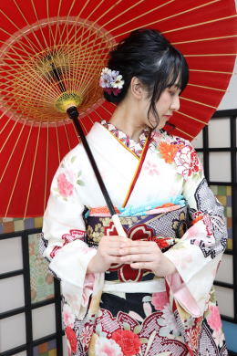 正絹総花柄繍振袖・白【FO-123】高級着物専門キモノ粋人|大阪、日産呉服・都島店