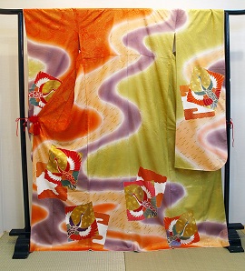 金ラメ地紋、金彩手描き友禅振袖|fr115|振袖レンタル|大阪・日産呉服 金ラメ地紋、金彩手描き友禅振袖|fr115|振袖レンタル|大阪・日産呉服
