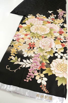 正絹丹後ちりめん紋綸子蘇州刺繍豪華古典柄振袖・黒【FO-104】振袖レンタル|大阪、日産呉服・都島店