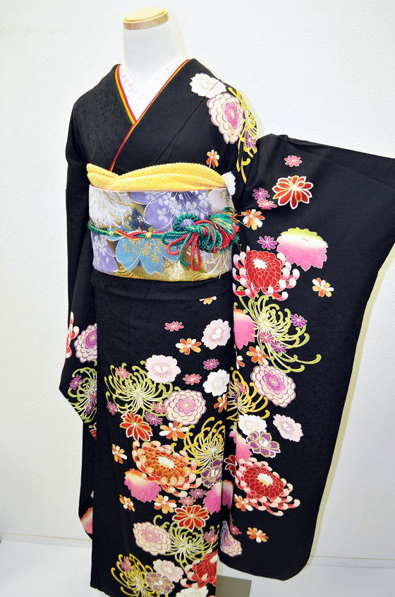 組曲の黒地正絹手描き友禅振袖【fr-128】|振袖レンタル|大阪都島、日産呉服・和田甚
