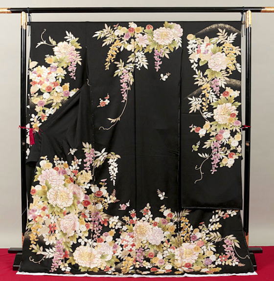 正絹丹後ちりめん紋綸子蘇州刺繍豪華古典柄振袖・黒【FO-104】振袖レンタル|大阪、日産呉服・都島店 正絹丹後ちりめん紋綸子蘇州刺繍豪華古典柄振袖・黒【FO-104】振袖レンタル|大阪、日産呉服・都島店