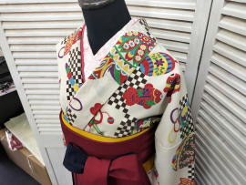 卒業式、袴レンタル大阪・岡重玩具柄小袖【h-035】