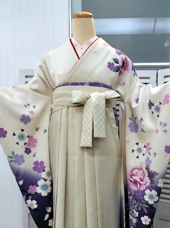 レトロ＆モダン、袴コレクション|白地レンタル袴|大阪都島、日産呉服・和田甚