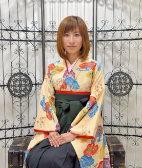 卒業生袴・先生袴レンタル:\30,00(着付無料) 卒業生袴・先生袴レンタル:\30,00(着付無料)