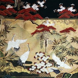 正絹丹後縮緬、鷲見染工謹製・松寿立鶴の図黒留袖【tr-215】|キモノレンタル|大阪都島、日産呉服・和田甚 正絹丹後縮緬、鷲見染工謹製・松寿立鶴の図黒留袖【tr-215】|キモノレンタル|大阪都島、日産呉服・和田甚