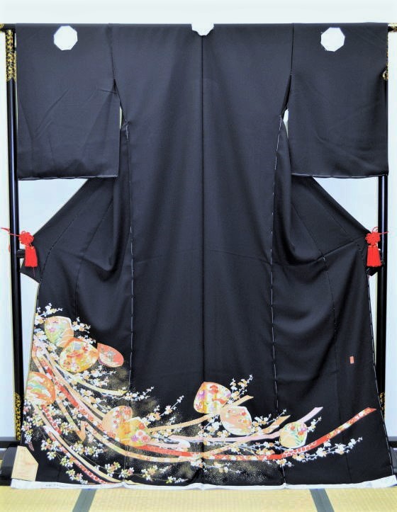 正絹最高級純金箔黒留袖【tr-005】格安レンタル。大阪市都島区･地下鉄都島駅から徒歩1分