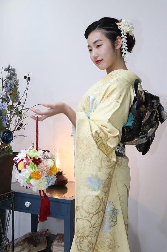 振袖前撮り＆フォト成人式・着付け＆ヘアー＆メイク・創作髪飾り|振袖レンタル・写真撮影|大阪、日産呉服・和田甚
