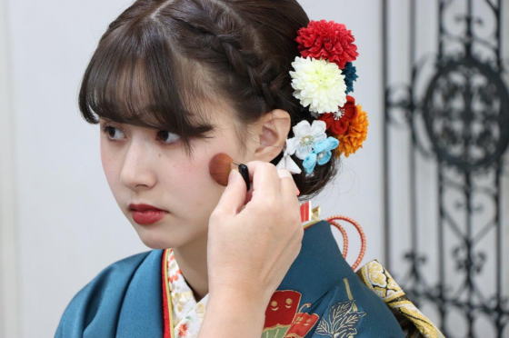 成人式・卒業式・結婚式・753など大切な晴れの日を、着物・キモノヘアー・和メイクが艶やかに彩ります|大阪都島、日産呉服・和田甚 成人式・卒業式・結婚式・753など大切な晴れの日を、着物・キモノヘアー・和メイクが艶やかに彩ります|大阪都島、日産呉服・和田甚