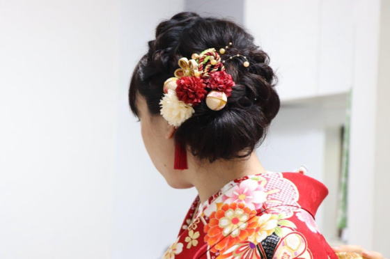 成人式・卒業式・結婚式・753など大切な晴れの日を、着物・キモノヘアー・和メイクが艶やかに彩ります|大阪都島、日産呉服・和田甚 成人式・卒業式・結婚式・753など大切な晴れの日を、着物・キモノヘアー・和メイクが艶やかに彩ります|大阪都島、日産呉服・和田甚